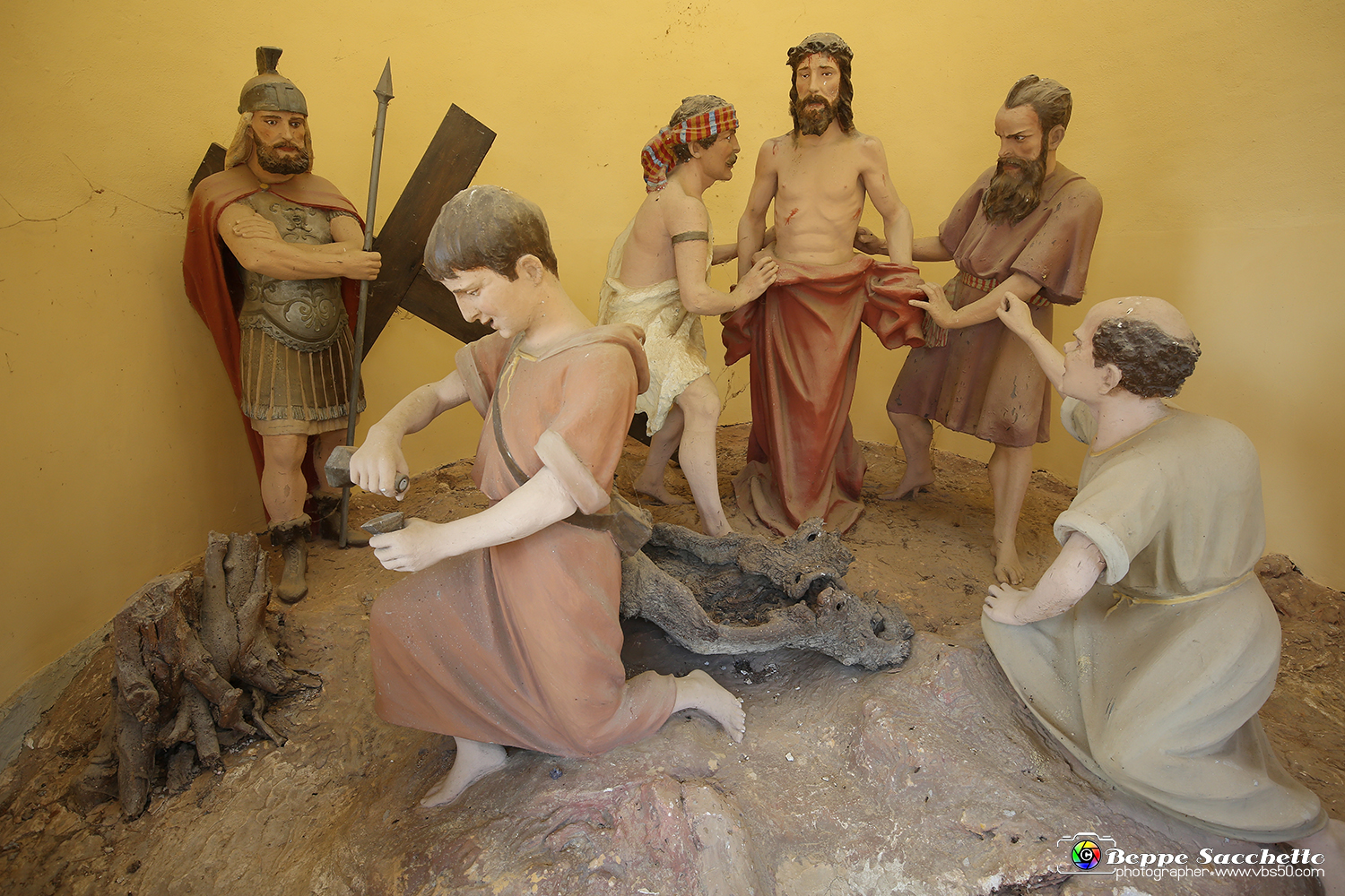 VBS_6734 - I Piloni della Via Crucis del Sacro Monte di Montà d'Alba.jpg